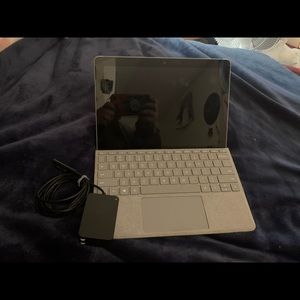 Windows surface go 3